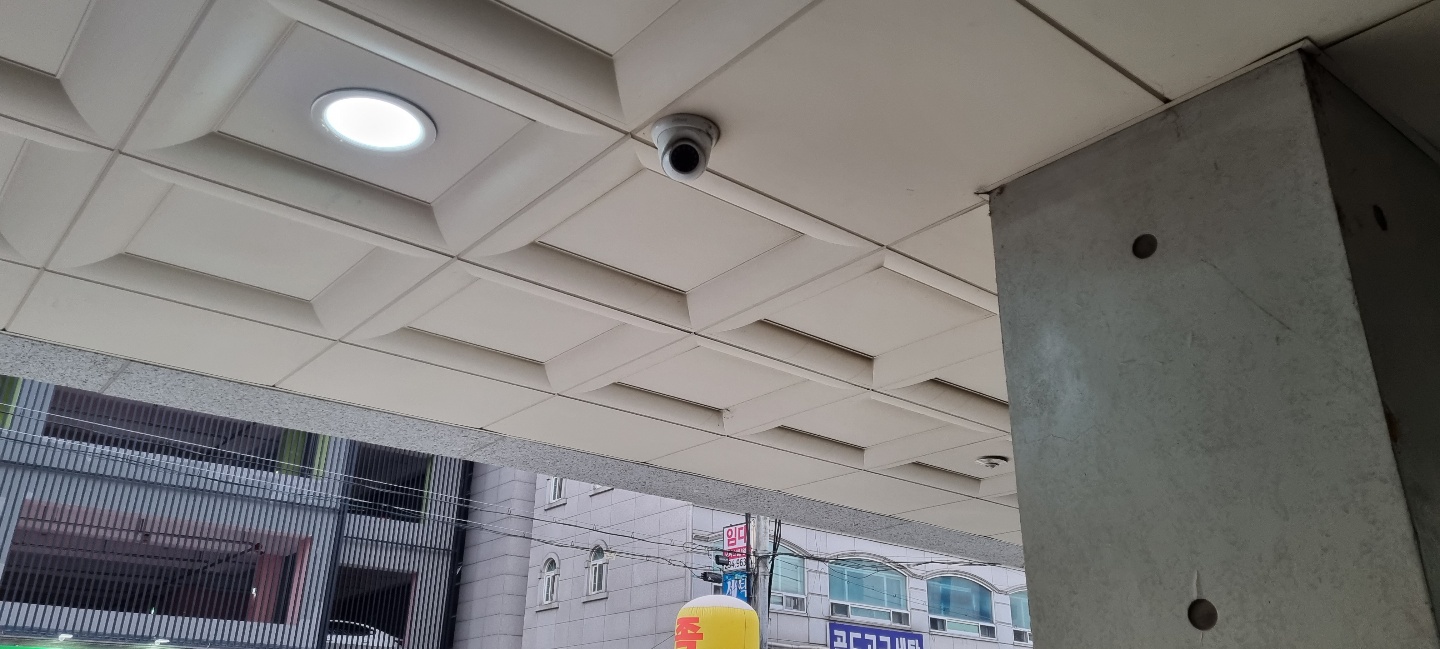 빌딩출입구cctv.jpg